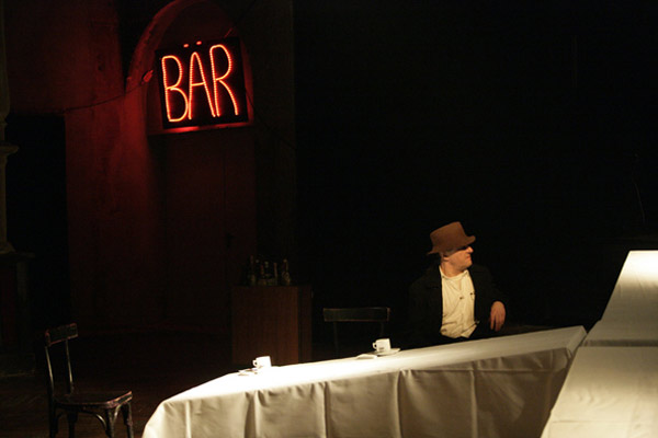 IM CAF ZU DEN WINDEN