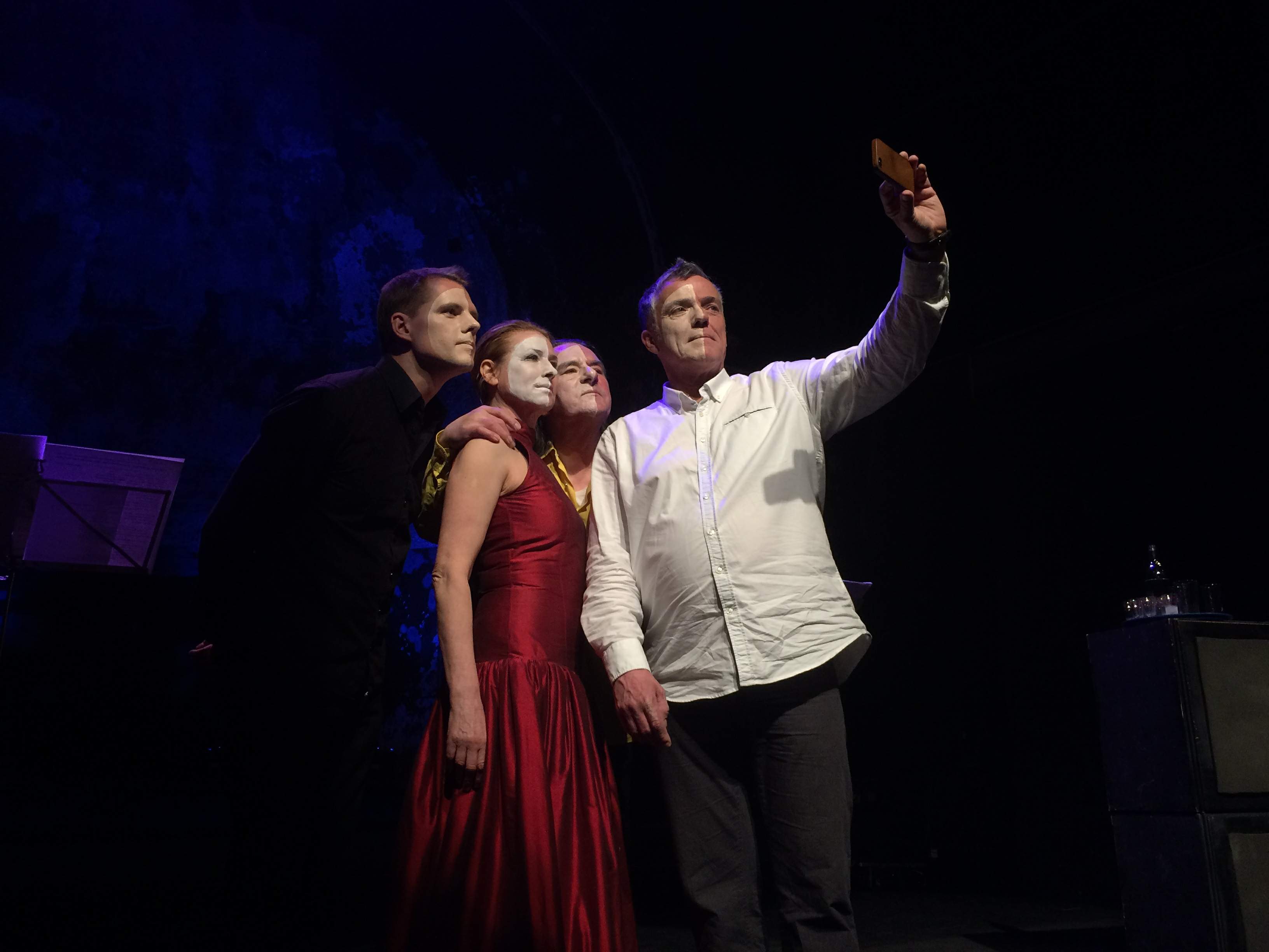 durch die wand truppe self