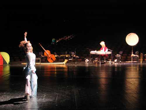 GRNDLICHE FREUDE BER DEM ABGRUND