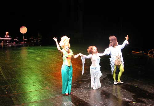 GRNDLICHE FREUDE BER DEM ABGRUND