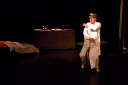 Die Praxis am Ende des Brückenbogens